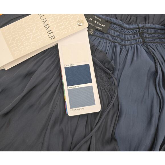 Lucky Brand
Notched Neck Peasant Top - Picture 4 of 5